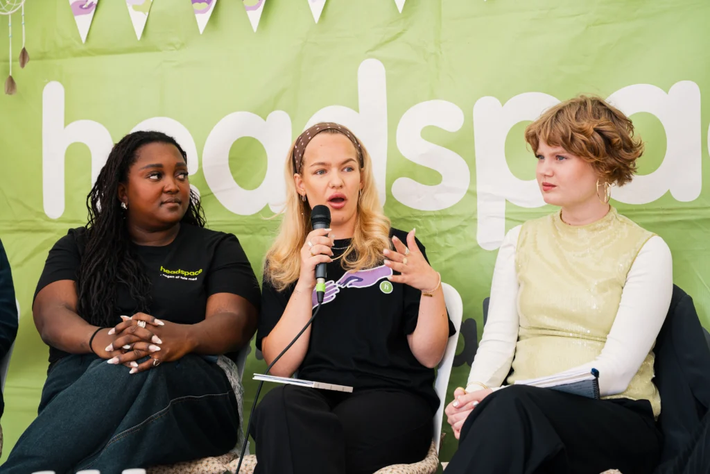 Marie Holt Hermansen i samtale Julie og Lea fra headspace Danmarks Ungeråd
